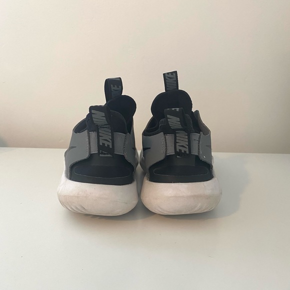 BOYS' NIKE BIG KID FLEX RUNNER RUNNING SHOES - Picture 6 of 6